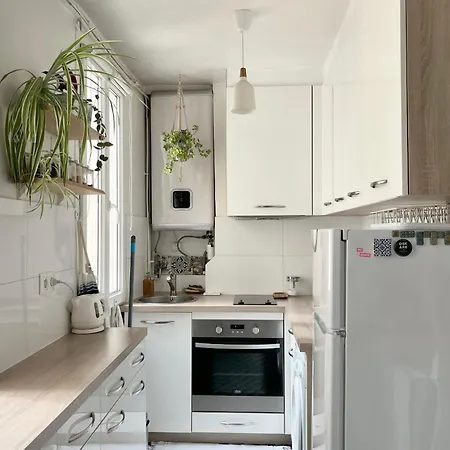 Lovely One-bedroom In 18th 파리
