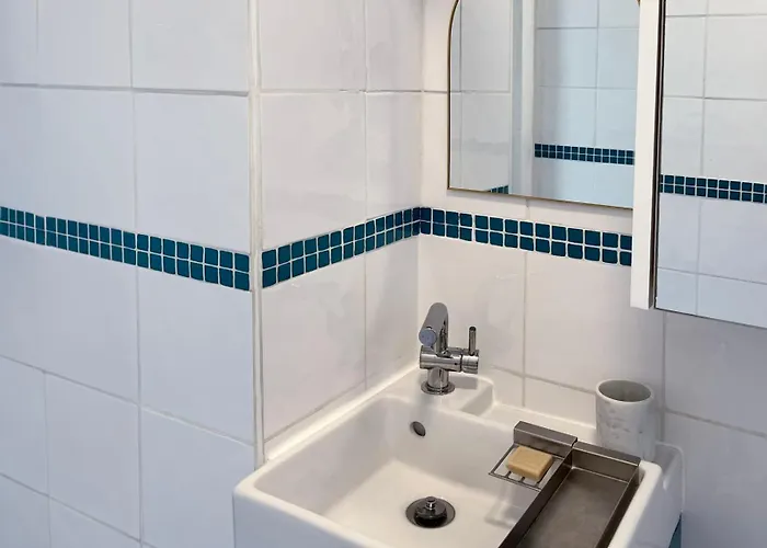 아파트 Lovely One-bedroom In 18th *